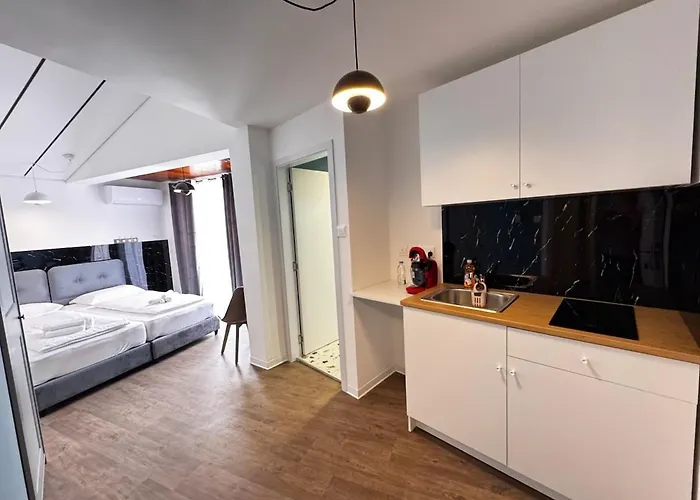 Modern Studio N14 Kitchenette Private Bathroom