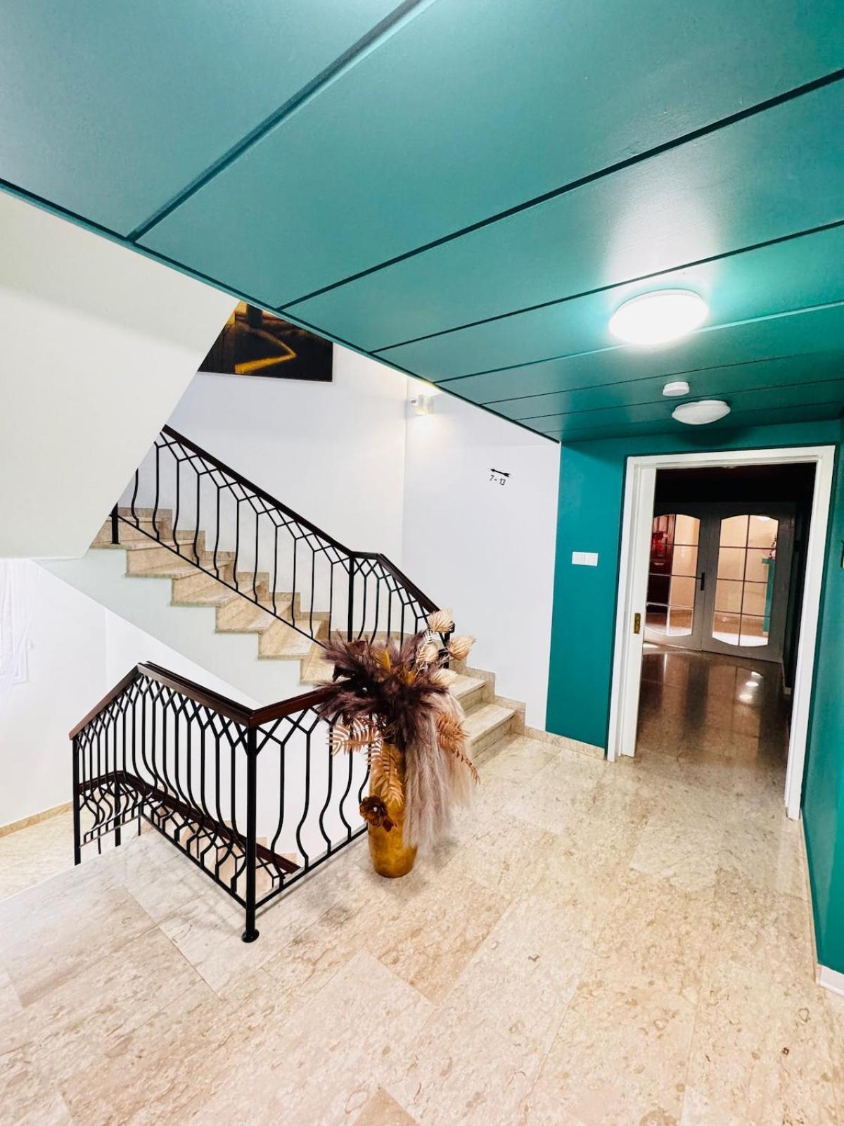 Apartment Modern N14 Kitchenette Private Bathroom *